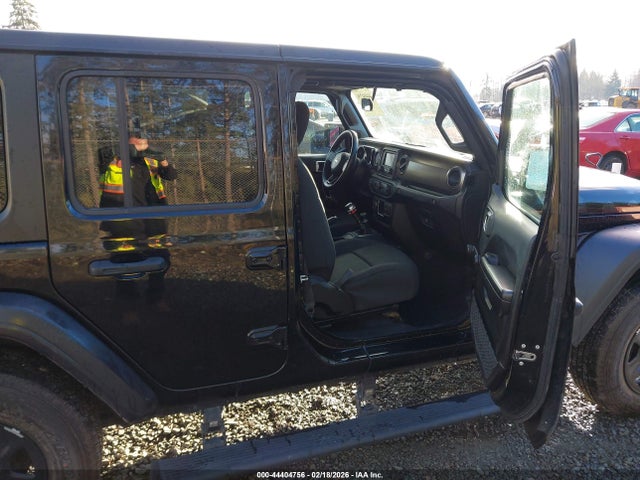 1C4HJXDG7LW272692 Jeep Wrangler Unlimited Sport 4x4