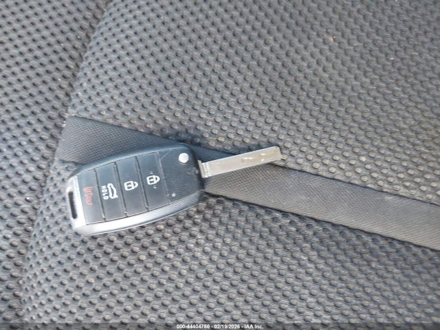 5XXGT4L37KG355560 KIA Optima Lx