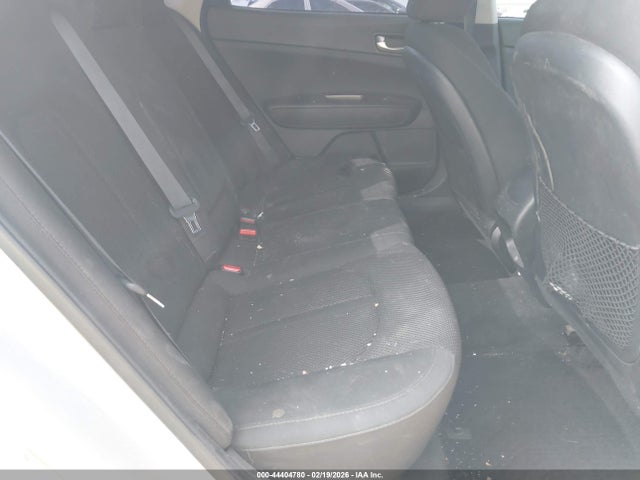 5XXGT4L37KG355560 KIA Optima Lx