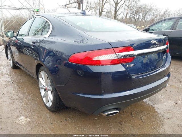 2015 JAGUAR XF SAJWJ0FF8F8U88113 Photo 2