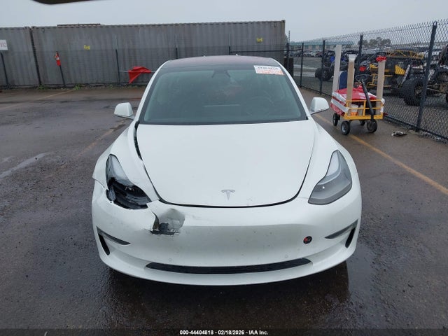 44404818 :رقم المزاد ، 5YJ3E1EB2JF115569 vin ، 2018 Tesla Model 3 Long Range/performance مزاد بيع