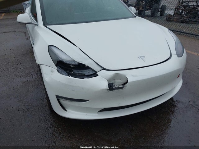 44404818 :رقم المزاد ، 5YJ3E1EB2JF115569 vin ، 2018 Tesla Model 3 Long Range/performance مزاد بيع
