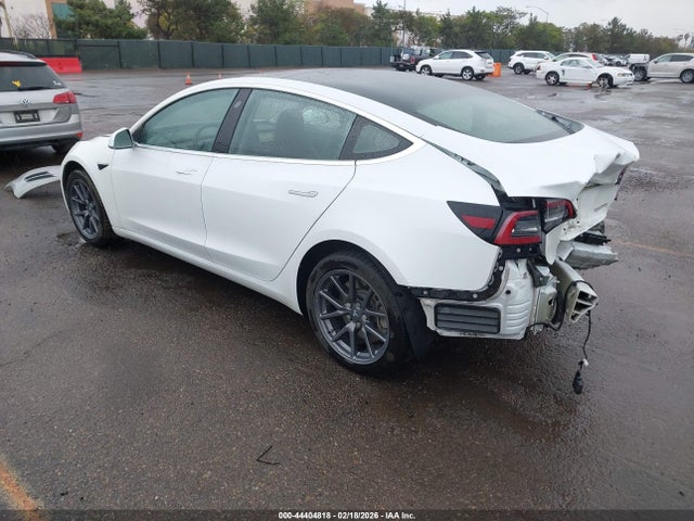 2018 TESLA MODEL 3 5YJ3E1EB2JF115569 Photo 2