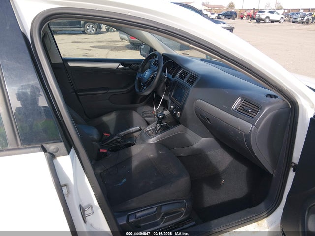 3VWD17AJ7FM235948 Volkswagen Jetta 1.8t Se