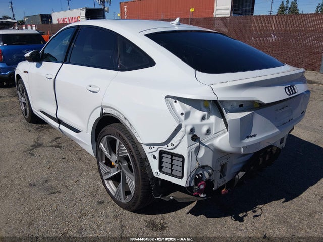 2022 AUDI E-TRON SPORTBACK WA13AAGE0NB039856 Photo 2