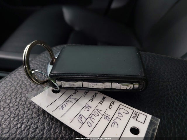 2018 VOLVO XC60 LYVA22RKXJB110315 Photo 10