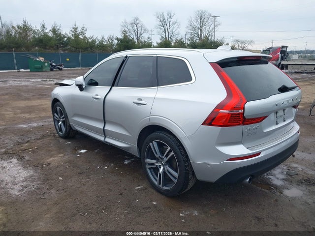 2018 VOLVO XC60 LYVA22RKXJB110315 Photo 2
