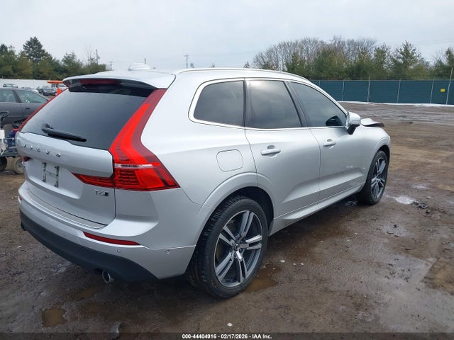2018 VOLVO XC60 LYVA22RKXJB110315 Photo 3