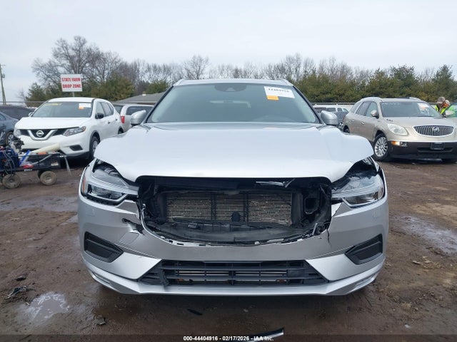 2018 VOLVO XC60 LYVA22RKXJB110315 Photo 5