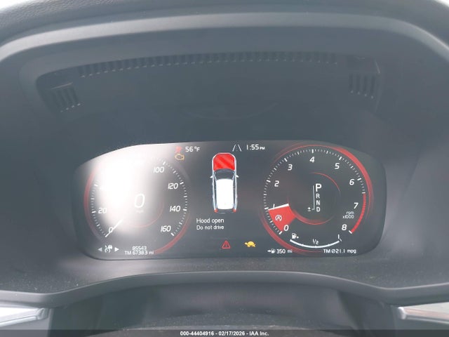 2018 VOLVO XC60 LYVA22RKXJB110315 Photo 6