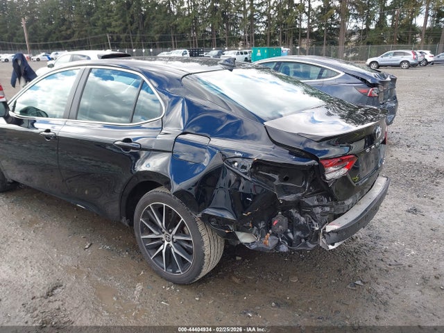4T1G11BK1NU052880 Toyota Camry Se Awd
