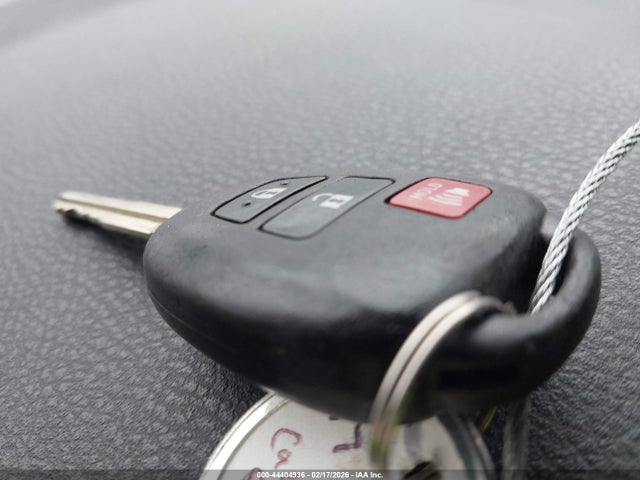 Toyota RAV4 LE 2017 JTMBFREV6HJ714012 Image 11