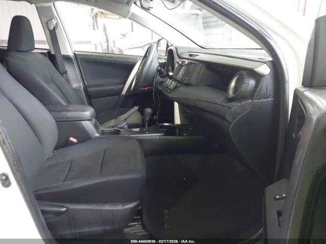 Toyota RAV4 LE 2017 JTMBFREV6HJ714012 Image 5