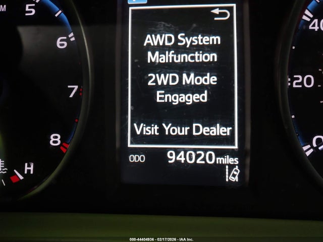 Toyota RAV4 LE 2017 JTMBFREV6HJ714012 Image 7