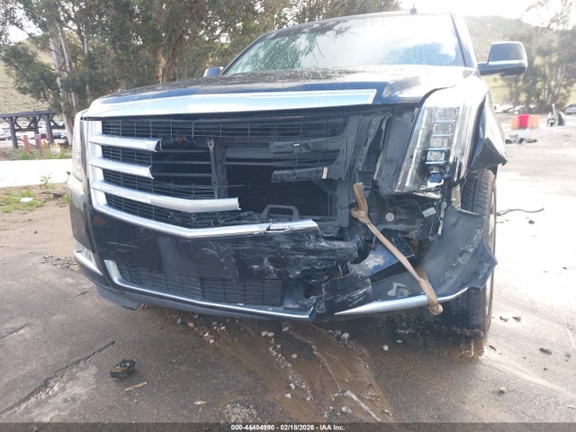 1GYS3BKJ1HR129027 Cadillac Escalade Luxury