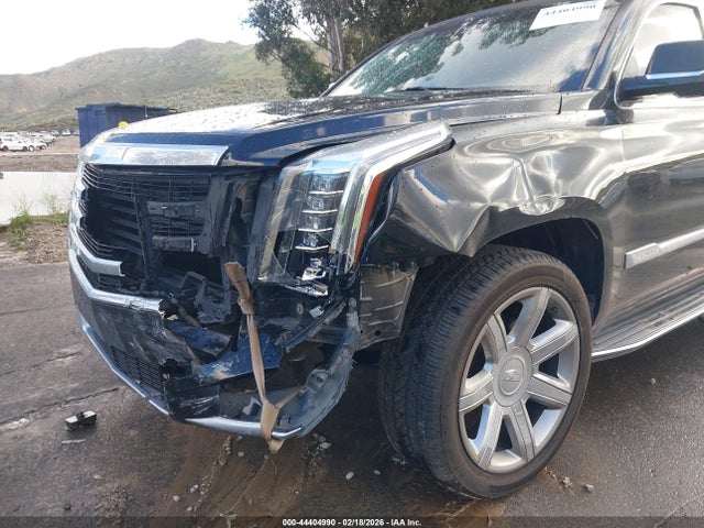 1GYS3BKJ1HR129027 Cadillac Escalade Luxury