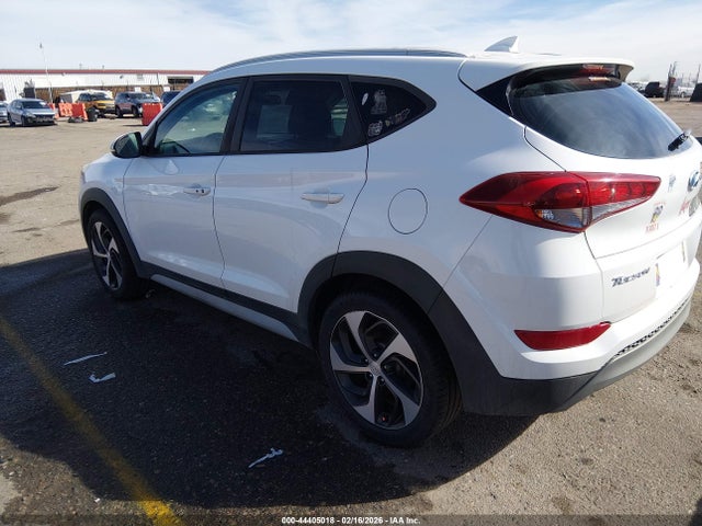 KM8J3CAL0JU760733 Hyundai Tucson Sport