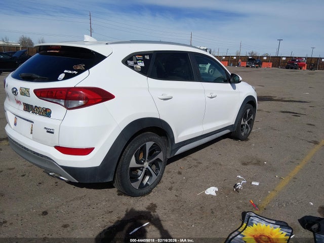 KM8J3CAL0JU760733 Hyundai Tucson Sport
