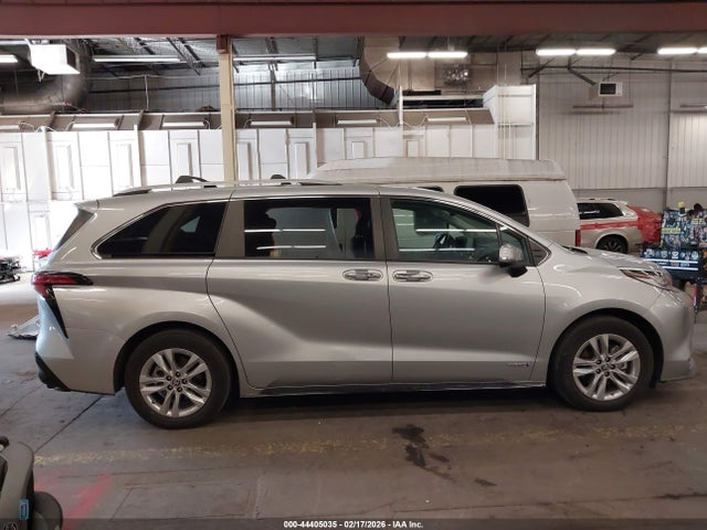 5TDZSKFC8MS010390 Toyota Sienna Limited