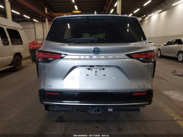 5TDZSKFC8MS010390 Toyota Sienna Limited