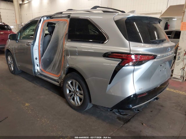 5TDZSKFC8MS010390 Toyota Sienna Limited