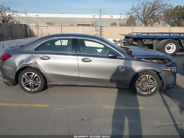 W1K3G4FB3LJ237577 Mercedes-Benz A 220 4matic