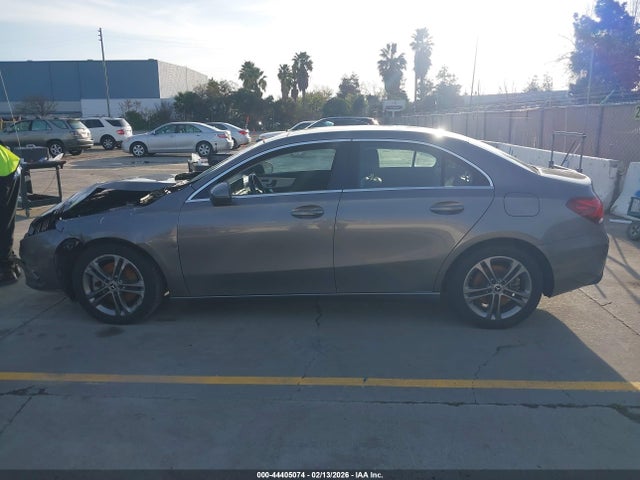 W1K3G4FB3LJ237577 Mercedes-Benz A 220 4matic
