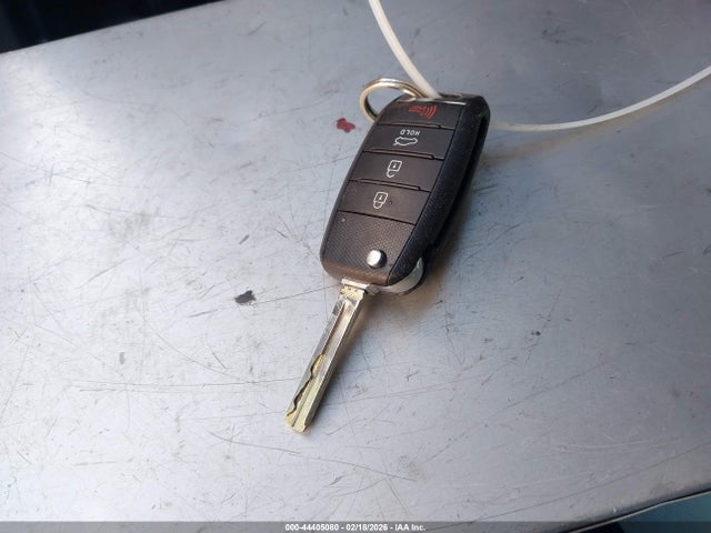 5XXGM4A70FG470591 KIA Optima Lx