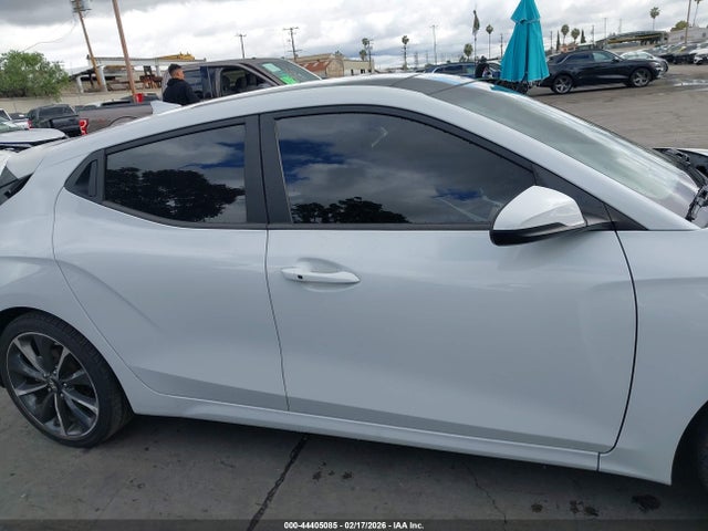Hyundai Veloster 2.0 Premium 2019 KMHTG6AF2KU007229 Image 14