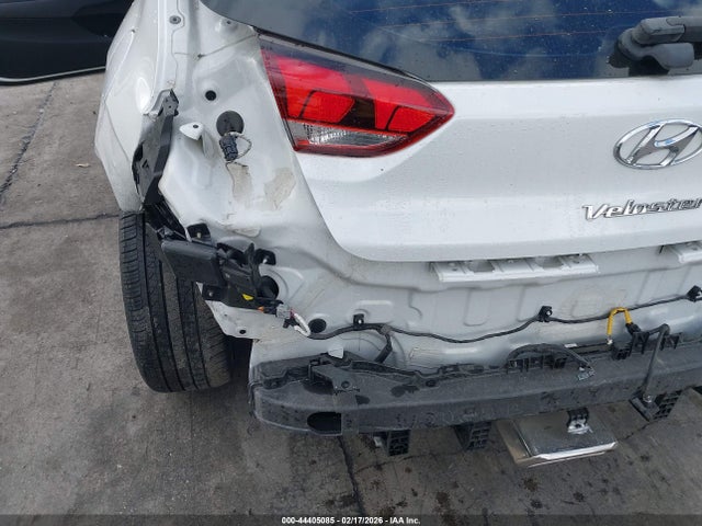 Hyundai Veloster 2.0 Premium 2019 KMHTG6AF2KU007229 Image 18