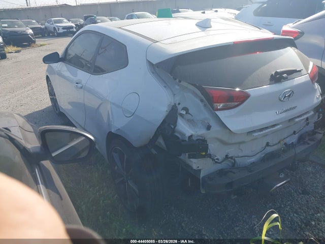 Hyundai Veloster 2.0 Premium 2019 KMHTG6AF2KU007229 Image 3