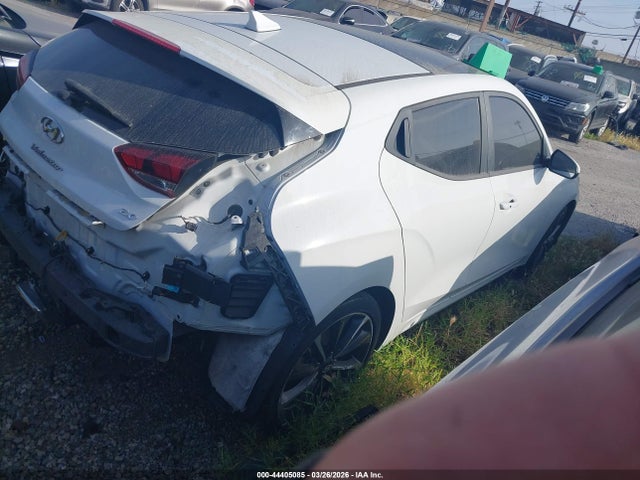 Hyundai Veloster 2.0 Premium 2019 KMHTG6AF2KU007229 Image 4