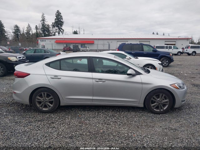 5NPD84LF5JH340086 Hyundai ELANTRA SEL