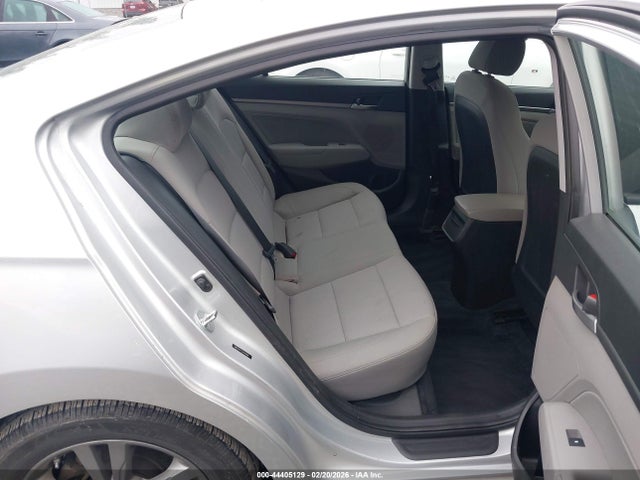 5NPD84LF5JH340086 Hyundai ELANTRA SEL
