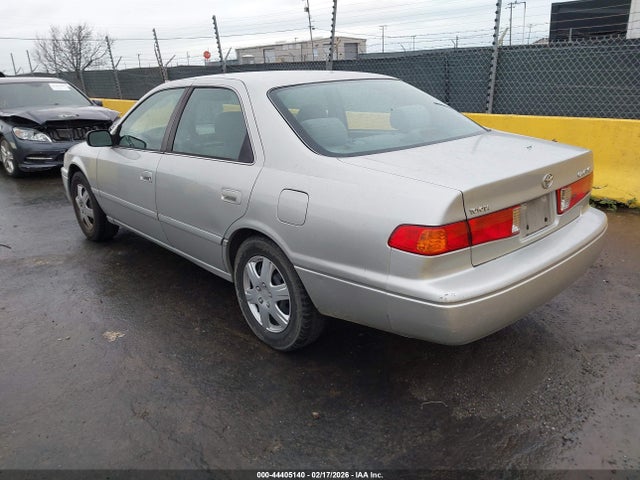 2001 TOYOTA CAMRY 4T1BG22K51U117271 Photo 2