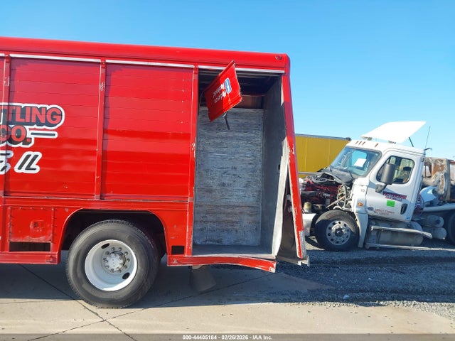 Продажа на аукционе авто 2003 Peterbilt 330, vin: 2NPNHZ7X13M598556, номер лота: 44405184