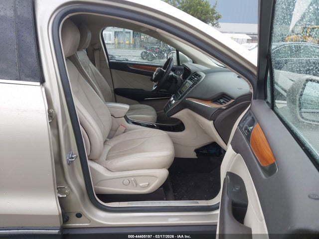 5LMCJ2C95HUL57980 Lincoln MKC SELECT