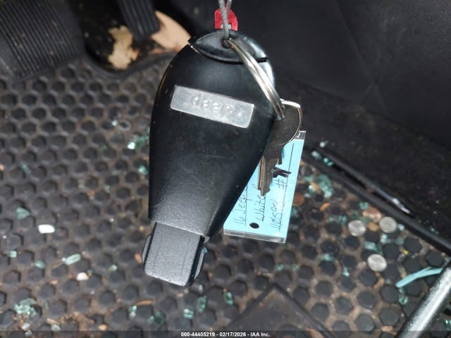 44405219 :رقم المزاد ، 1C4PJLCB6GW110598 vin ، 2016 Jeep Cherokee Latitude مزاد بيع