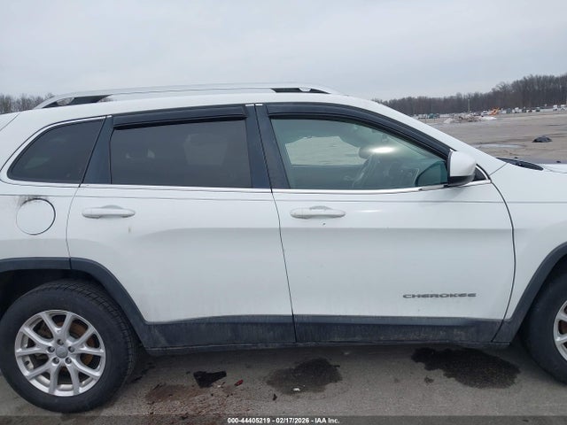 44405219 :رقم المزاد ، 1C4PJLCB6GW110598 vin ، 2016 Jeep Cherokee Latitude مزاد بيع