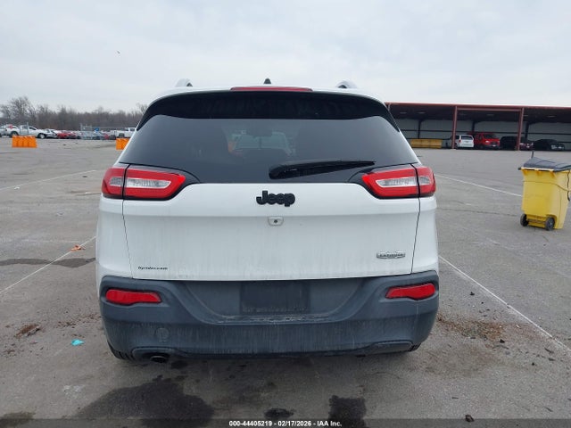 44405219 :رقم المزاد ، 1C4PJLCB6GW110598 vin ، 2016 Jeep Cherokee Latitude مزاد بيع