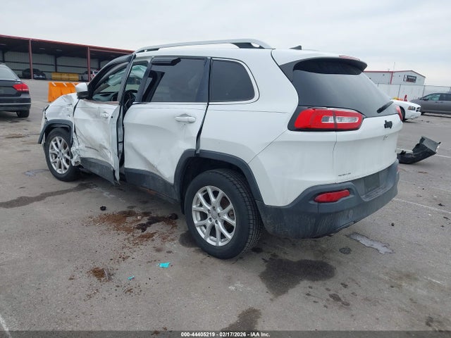 44405219 :رقم المزاد ، 1C4PJLCB6GW110598 vin ، 2016 Jeep Cherokee Latitude مزاد بيع