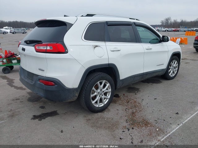 44405219 :رقم المزاد ، 1C4PJLCB6GW110598 vin ، 2016 Jeep Cherokee Latitude مزاد بيع