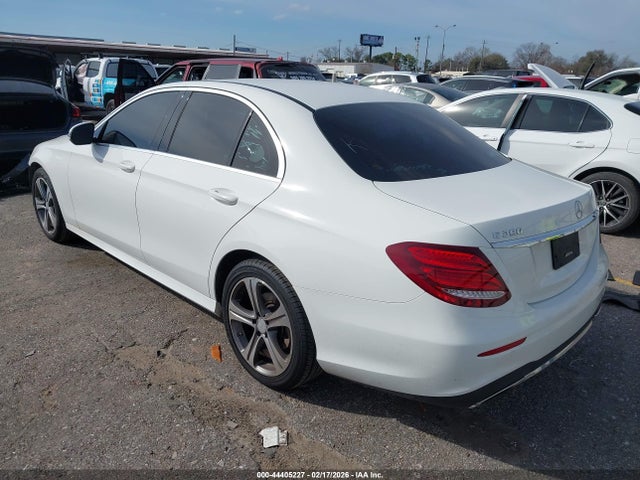 44405227 :رقم المزاد ، WDDZF4JB2HA120262 vin ، 2017 Mercedes-benz E 300 مزاد بيع