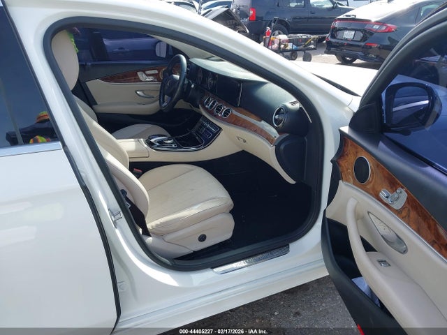 44405227 :رقم المزاد ، WDDZF4JB2HA120262 vin ، 2017 Mercedes-benz E 300 مزاد بيع