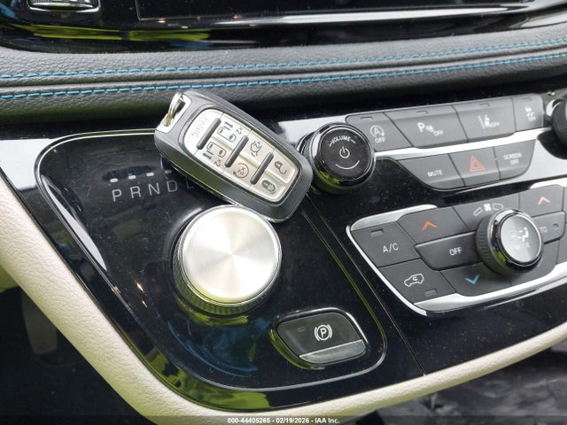 44405265 :رقم المزاد ، 2C4RC1BG7MR527348 vin ، 2021 Chrysler Pacifica Touring L مزاد بيع