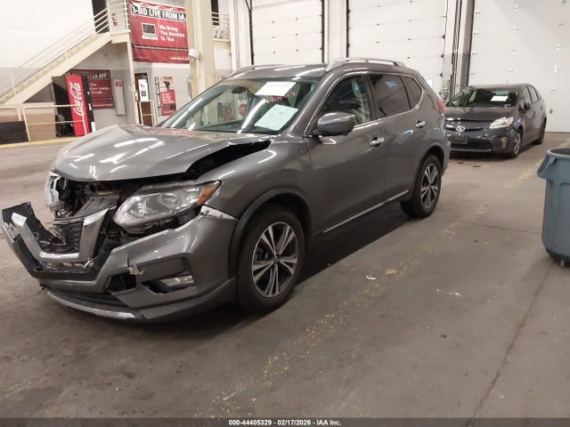 5N1AT2MT1JC800944 Nissan Rogue Sl