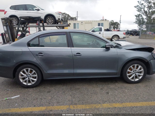 3VWD17AJ2EM420827 Volkswagen Jetta 1.8t Se