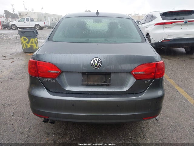 3VWD17AJ2EM420827 Volkswagen Jetta 1.8t Se