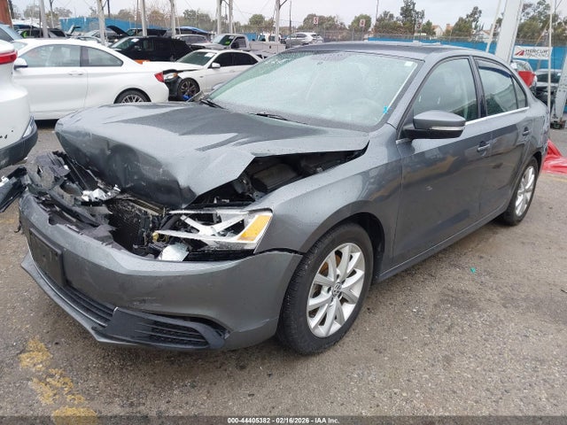 3VWD17AJ2EM420827 Volkswagen Jetta 1.8t Se