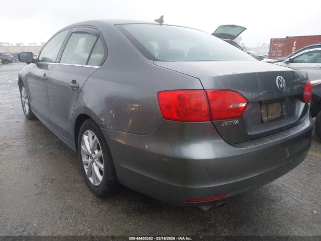 3VWD17AJ2EM420827 Volkswagen Jetta 1.8t Se